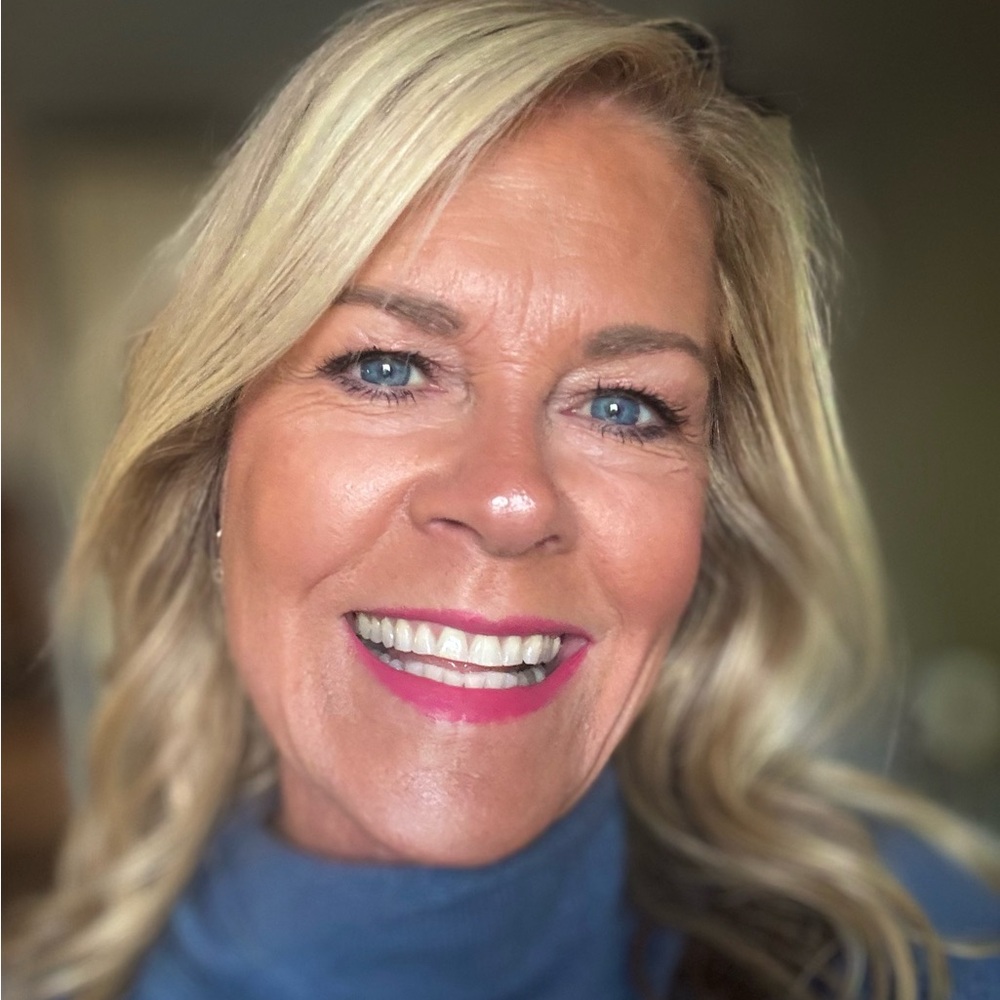 Meet your Posher, Pamela - Picture 1 of 1
